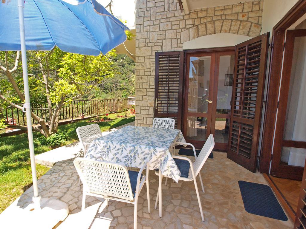 Apartments Jolanda 911 Рабац Екстериор снимка