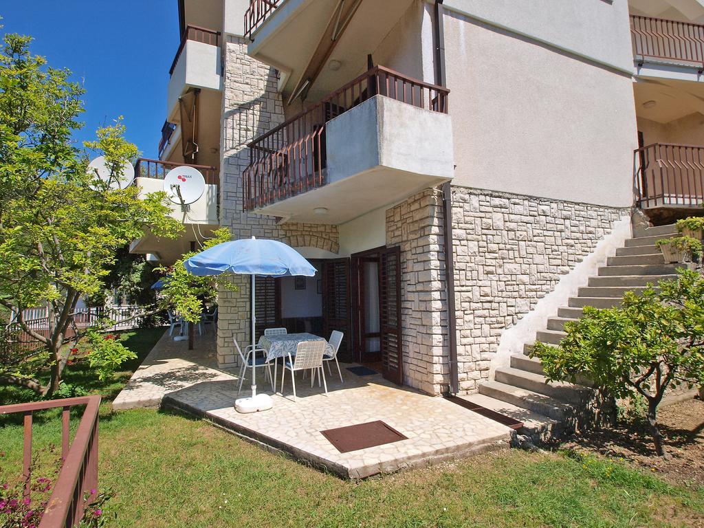 Apartments Jolanda 911 Рабац Екстериор снимка