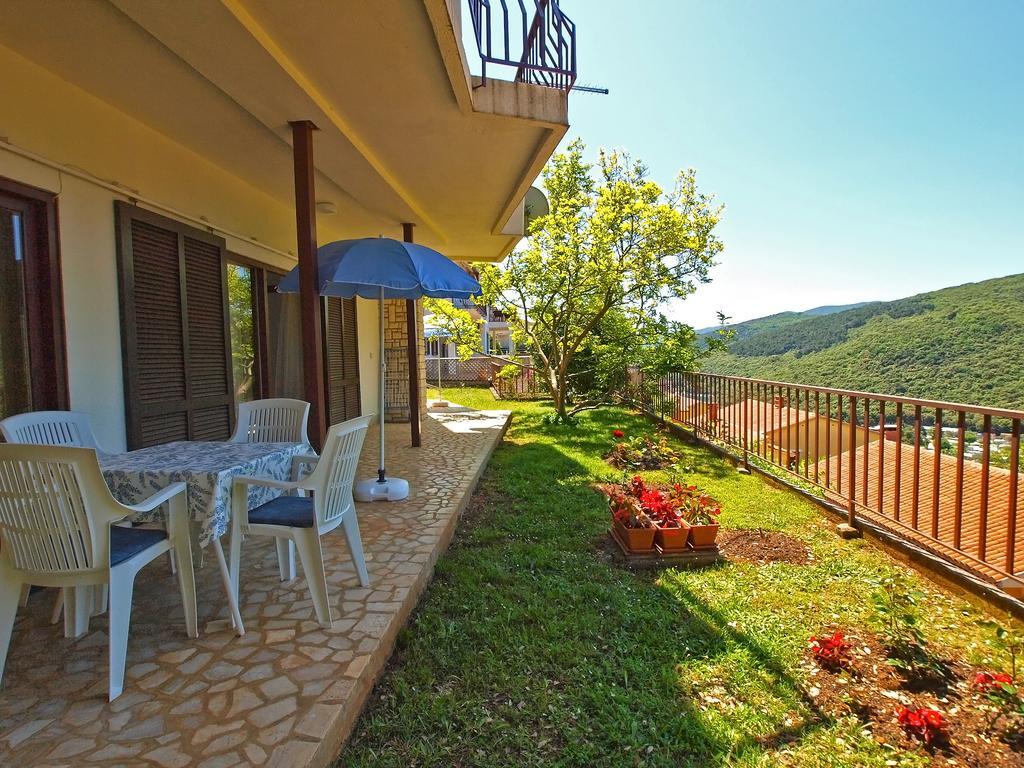 Apartments Jolanda 911 Рабац Екстериор снимка
