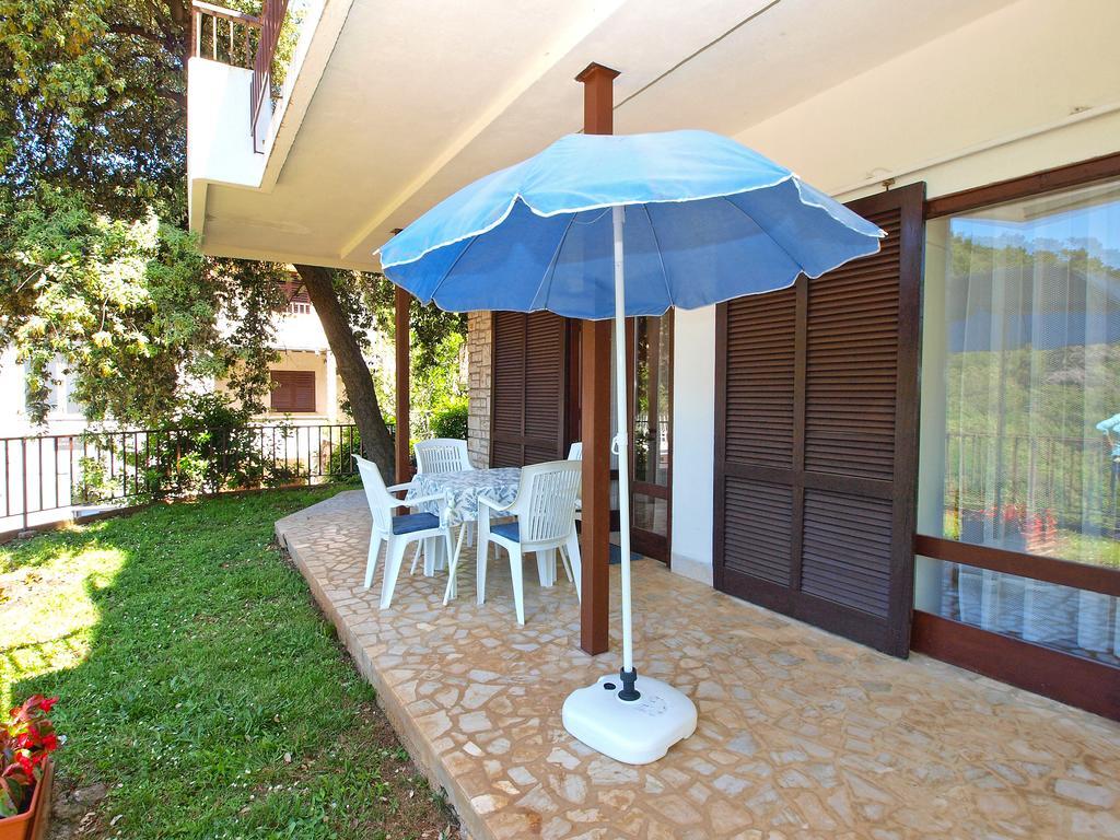 Apartments Jolanda 911 Рабац Екстериор снимка